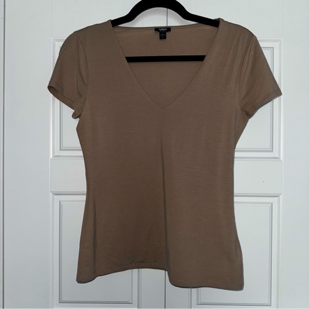 Body Contour V Neck